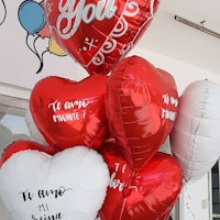 valentine's day balloon bouquet